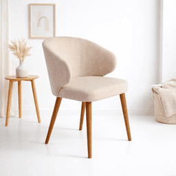 Silla Aura Tapizada en Tela Beige con Patas de Madera